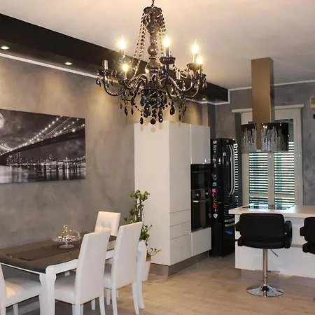 Manhattan House *